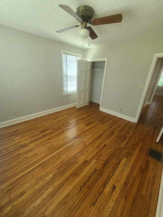 Master bedroom - 1311 Haysboro Ave