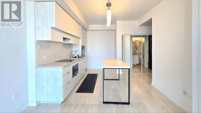 Building Photo - 8 Eglinton Ave E