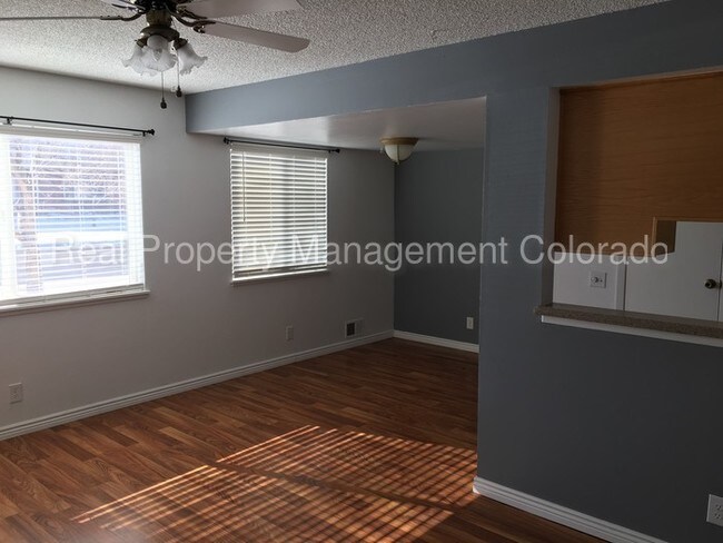 Foto del edificio - 9255 E Lehigh Ave