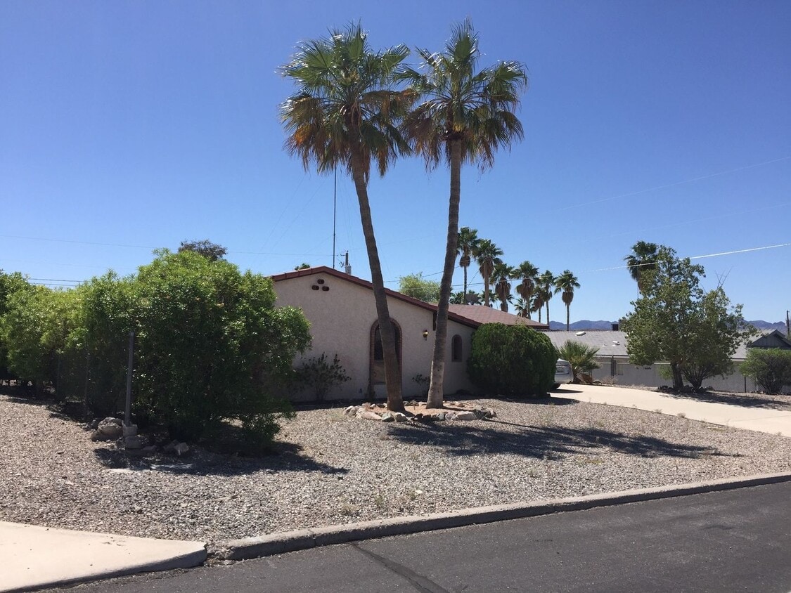 Primary Photo - Centrally Located Home with Newer Energy E...