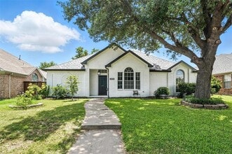 Building Photo - 10405 Belfort Dr