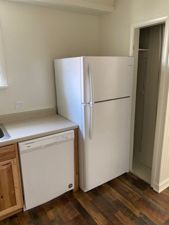 Foto del edificio - 27 8th Ave W