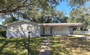 Building Photo - 14700 SW 34th Terrace Rd