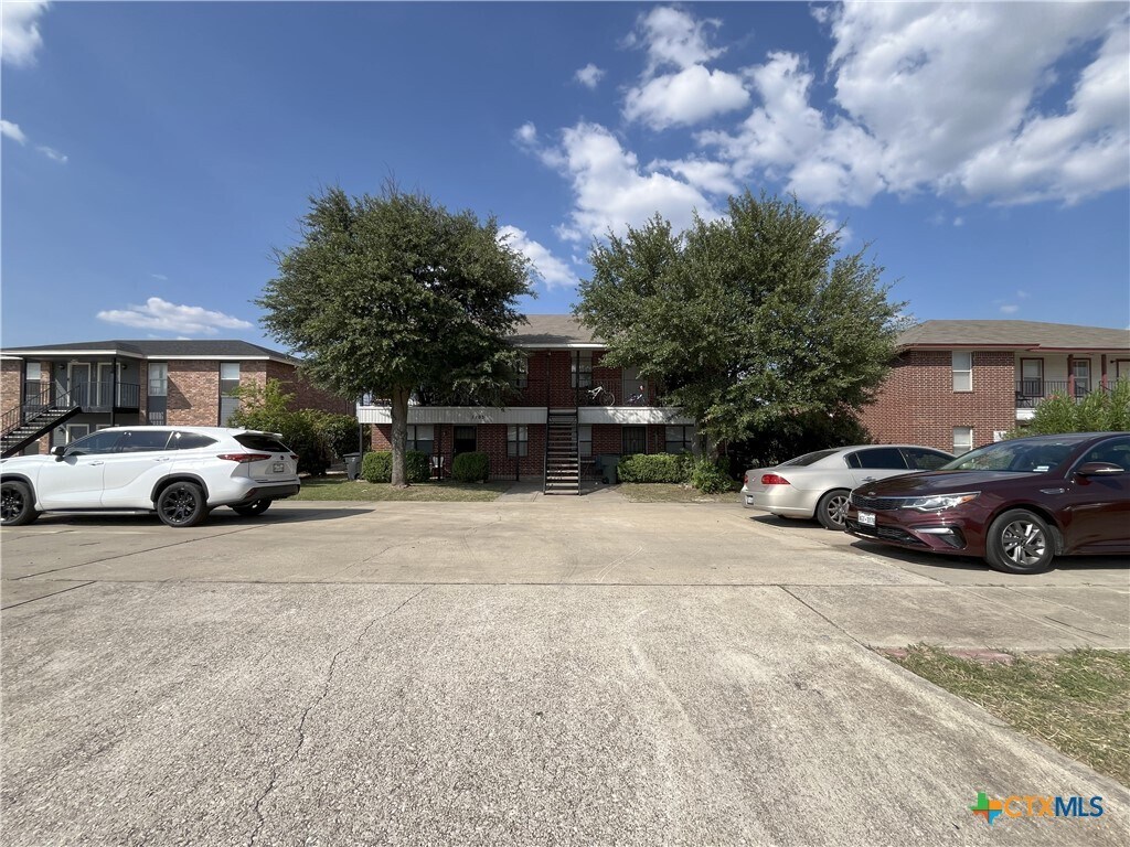 Building Photo - 1103 Circle M Dr