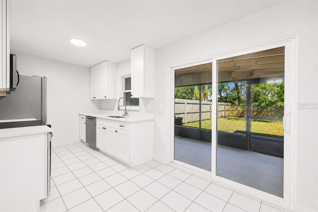 Foto del edificio - 14021 Village Terrace Dr