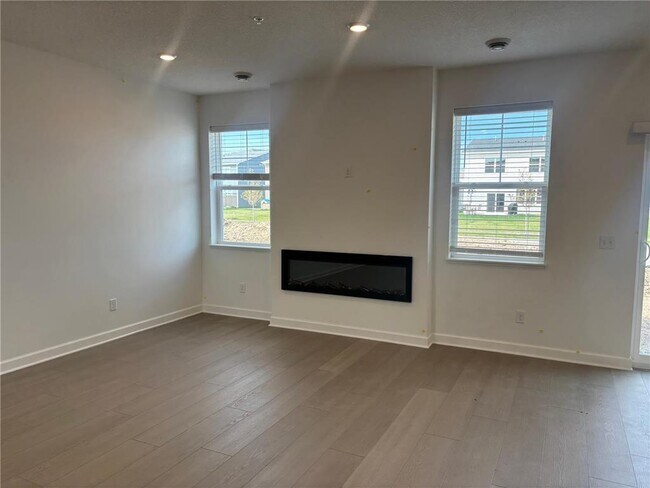 Building Photo - 1075 Anmeadle Row
