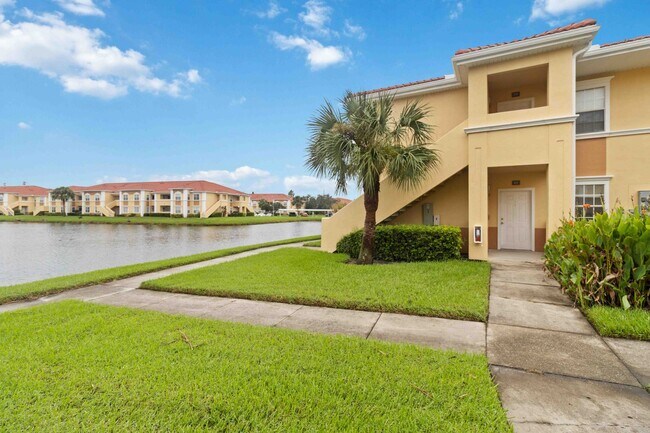 Building Photo - 3/2 unit with beautiful water view availab...