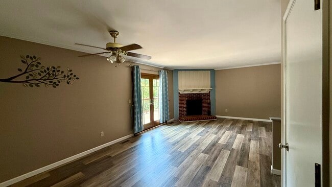 Building Photo - 647 Wynn Pl