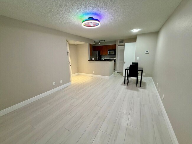 Foto del edificio - 2900 S University Dr