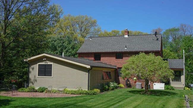 Foto del edificio - 928 Westholm Rd