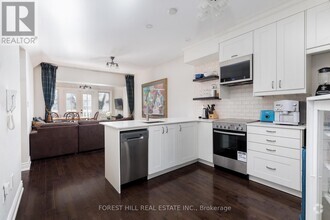 Building Photo - 105 Balmoral Ave