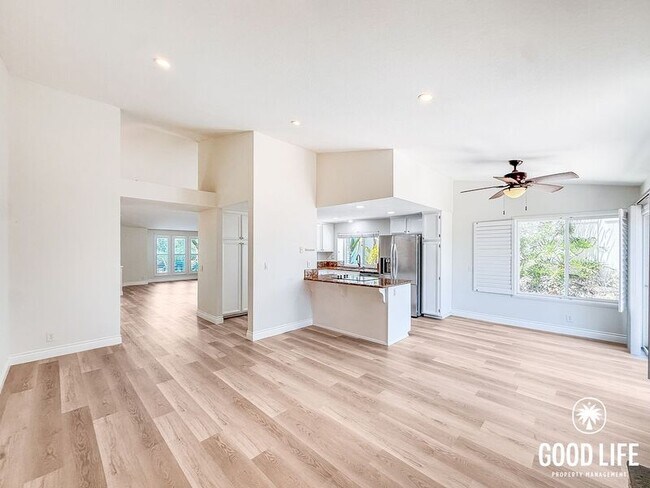 Foto del edificio - 11775 Scripps Lake Dr