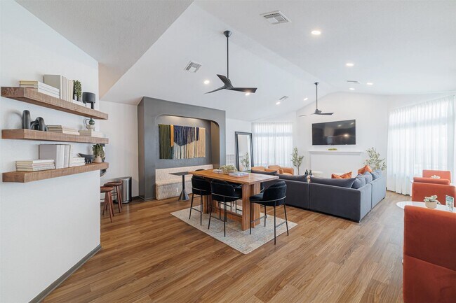 Foto del edificio - 8300 El Mundo St