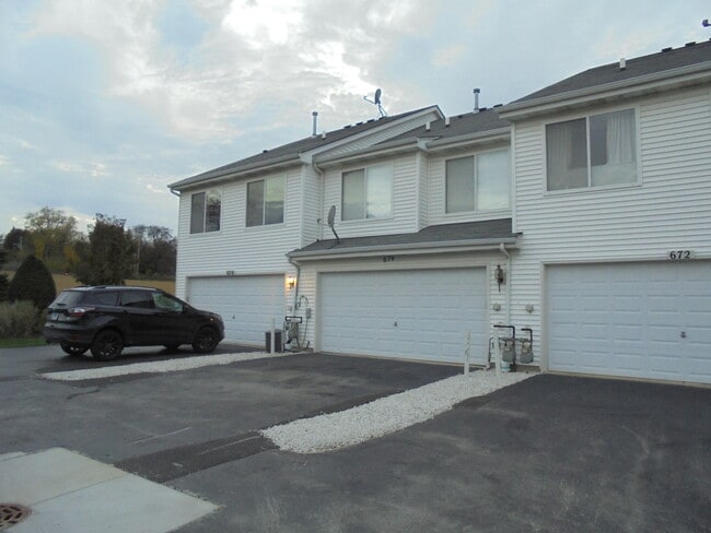 Building Photo - 674 Lincoln Station Dr