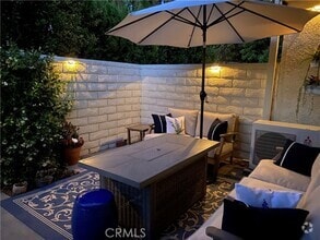 Building Photo - 950 Avenida Carmel