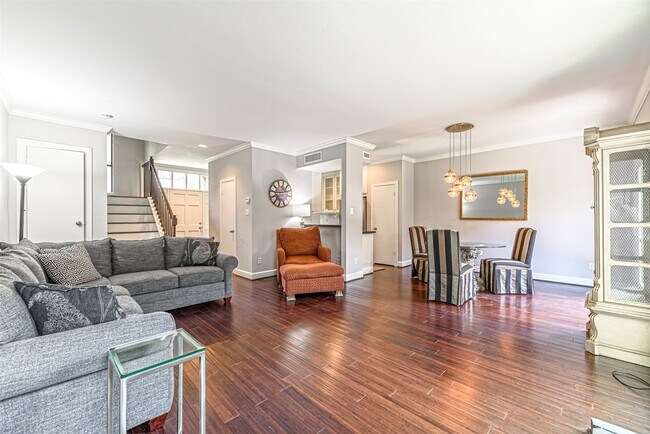 Foto del edificio - 701 Bering Dr