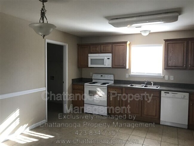 Foto del edificio - 402 Cedar Creek Dr