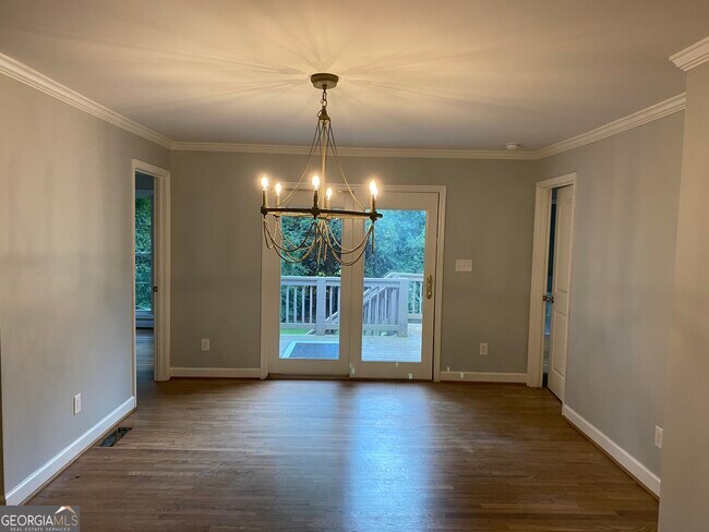 Foto del edificio - 2021 Woodbine Terrace NE