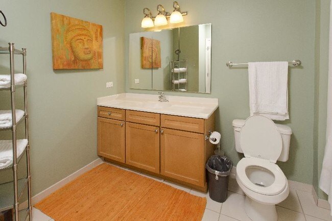 Building Photo - 712 N Wabash Ave