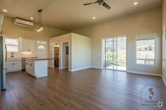 Building Photo - 2141 Redcliff Cir
