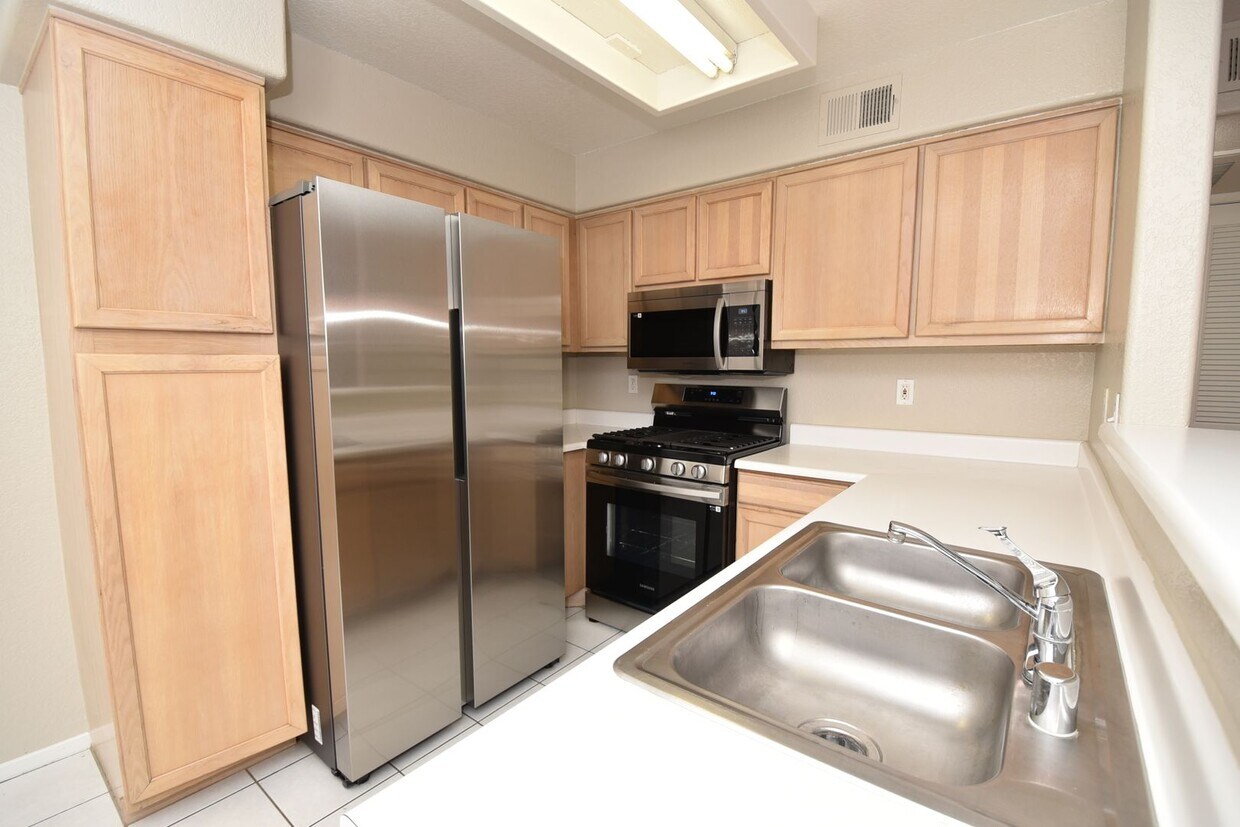 Primary Photo - Beautiful 1 Bed 1 Bath condo at Canyon Willow