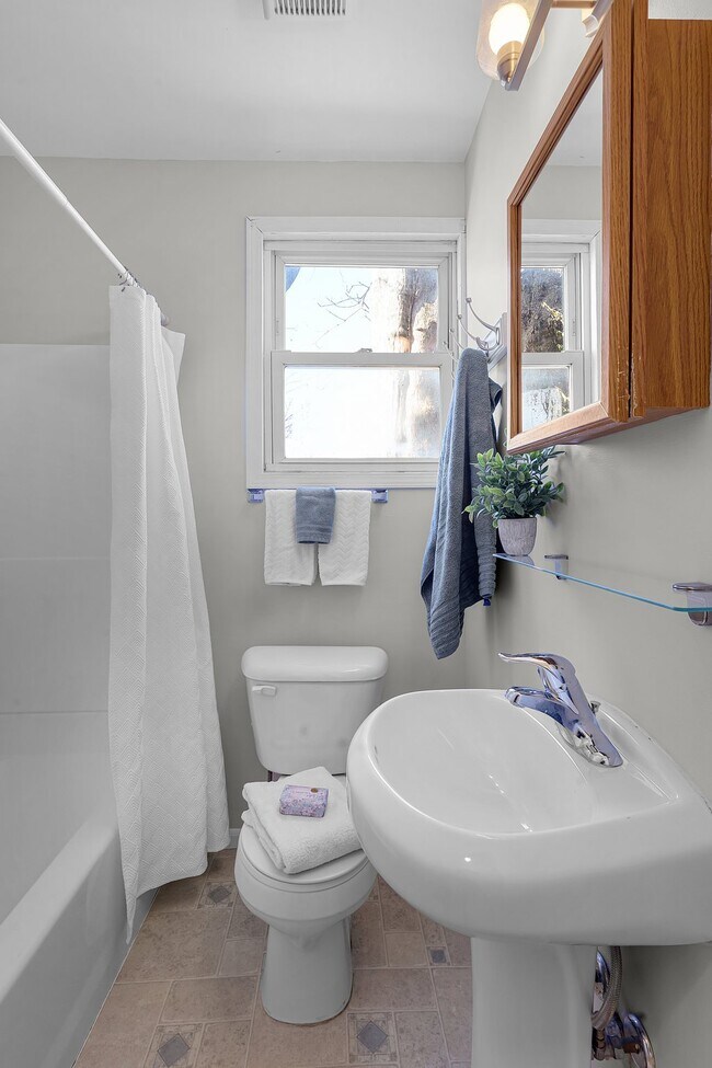 Foto del edificio - 6749 Plateau Ave