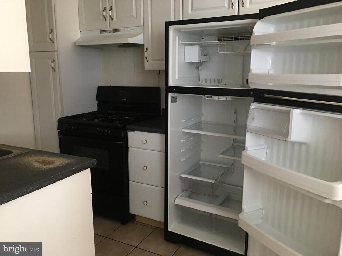 Foto principal - 7220 Rutland St