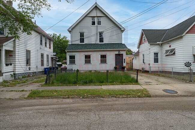Building Photo - 1079 E 68th St
