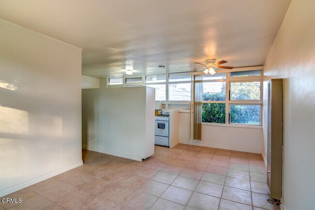 Building Photo - 62 Avenue 64