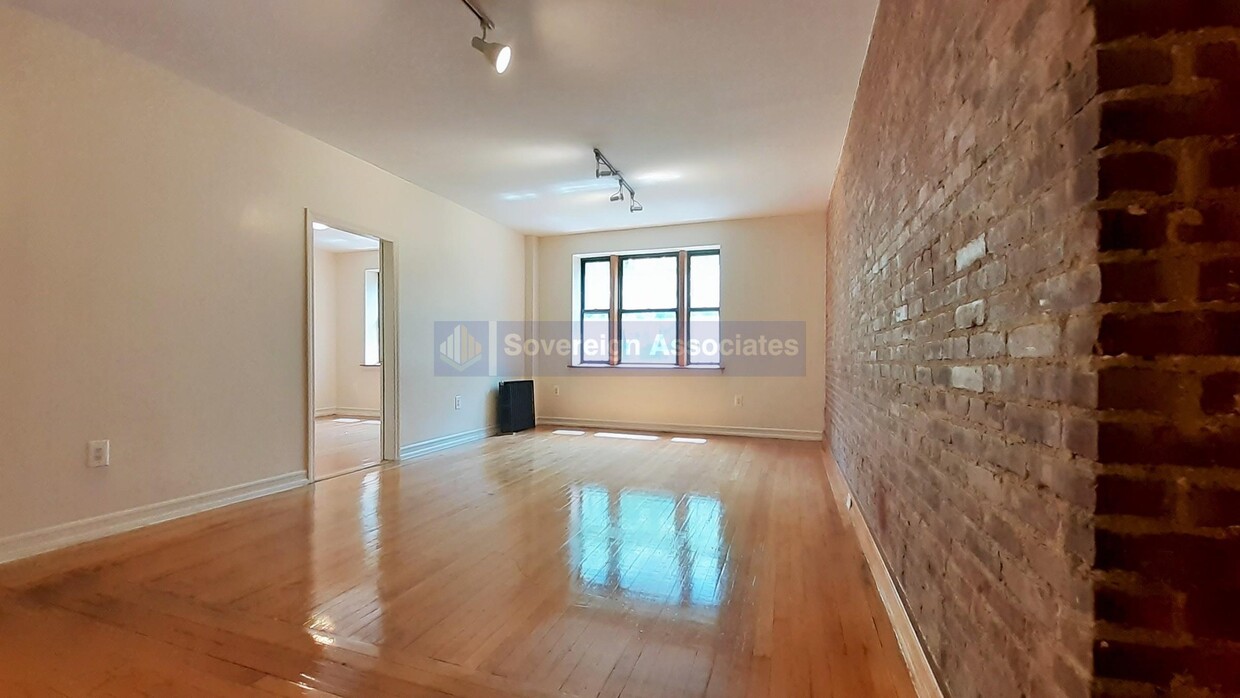 Foto principal - 715 West 172nd Street