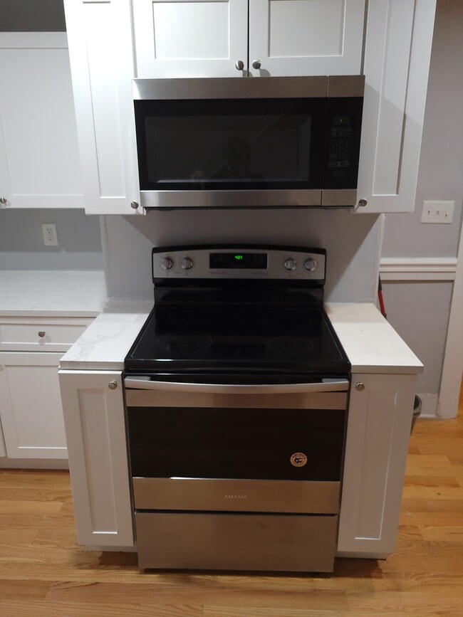 Kitchen - 281 Ash St