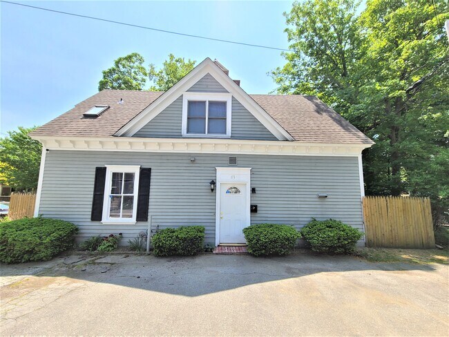 Front - 171 Waterman St