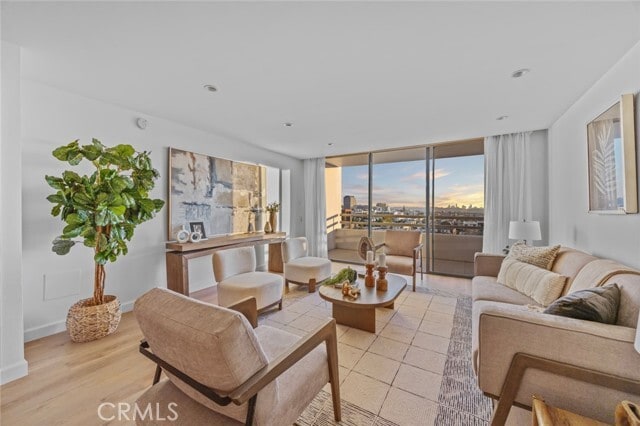 Building Photo - 343 Pioneer Dr