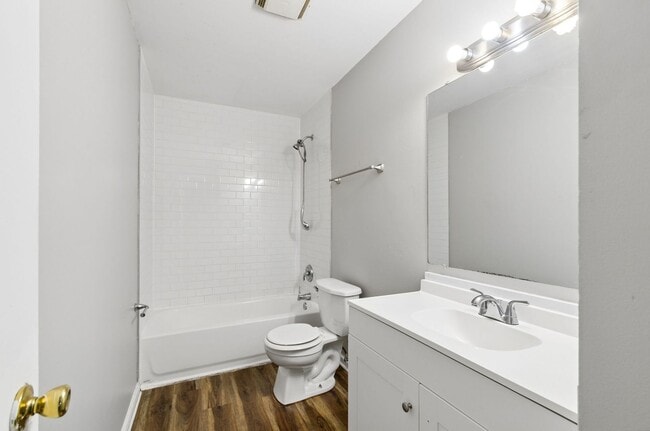Building Photo - 4996-4998 Northtowne Blvd