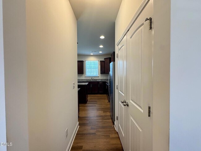 Building Photo - 247 Dando St