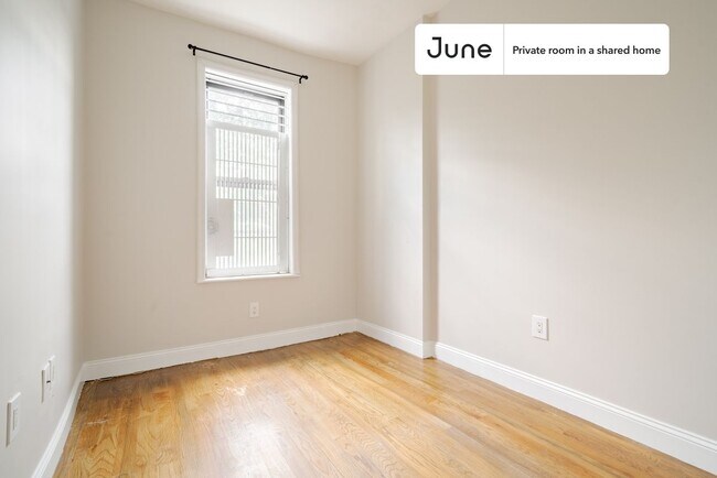 Foto del edificio - Room in Shared 4 bed/1 bath home in Crown Heights