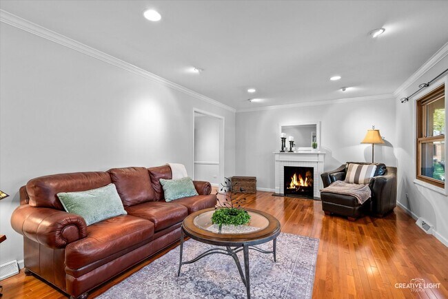 Foto del edificio - 6382 Twin Oaks Ln