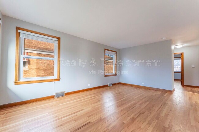 Foto del edificio - 301 Bohland Ave
