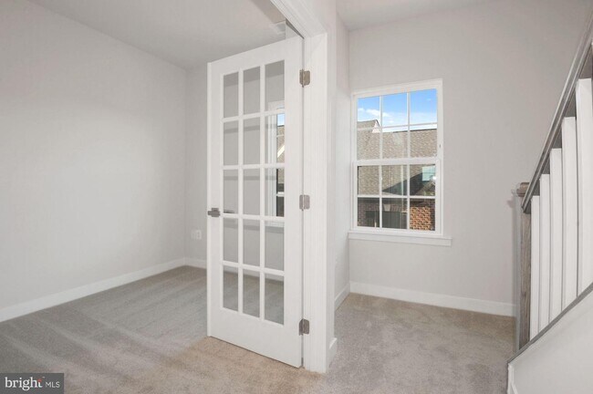 Building Photo - 13949 Airfoil Rd