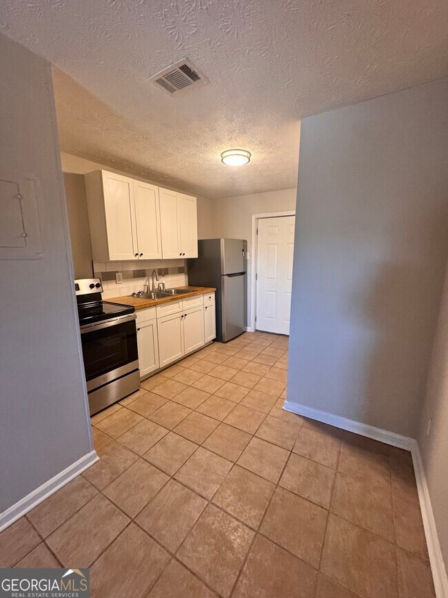 Foto del edificio - 2888 Parrott Ave NW