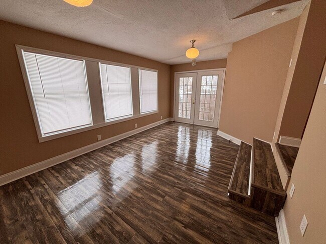 Building Photo - 4761 Dale Ave