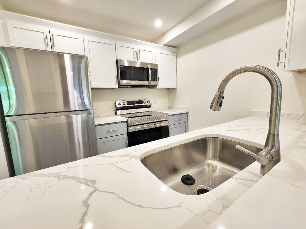 Foto principal - 266 Chestnut Hill Ave