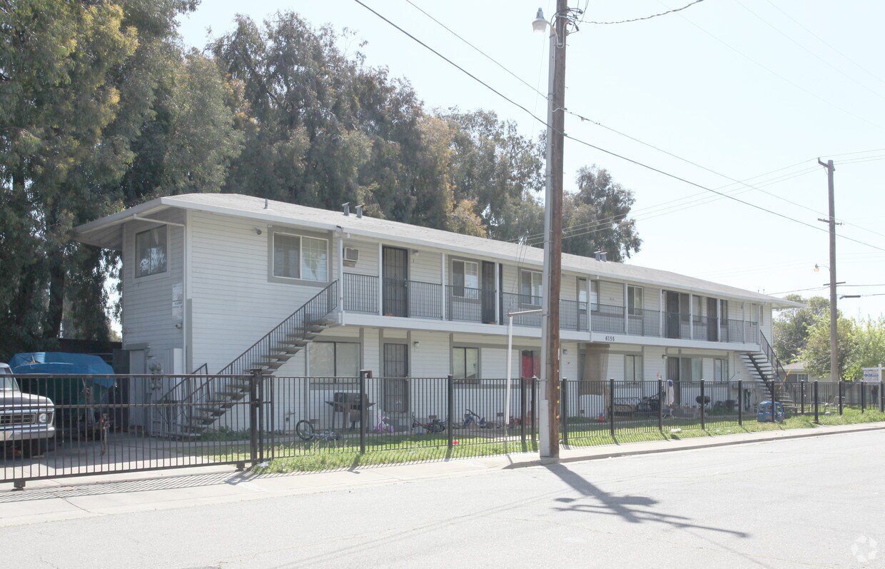 vista lateral - 6155 39th St