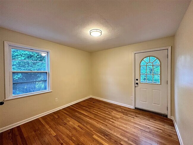 Foto del edificio - 548 E 38th St