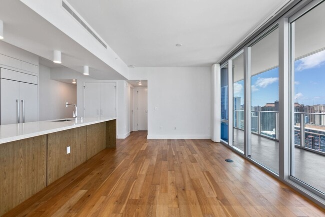 Building Photo - Stunning 3BD/3BA/2PRKG Residence at Azure Ala Moana