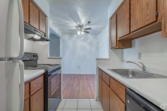 2BD, 1,5BA 980 ft². - Huntington Hills Apartments