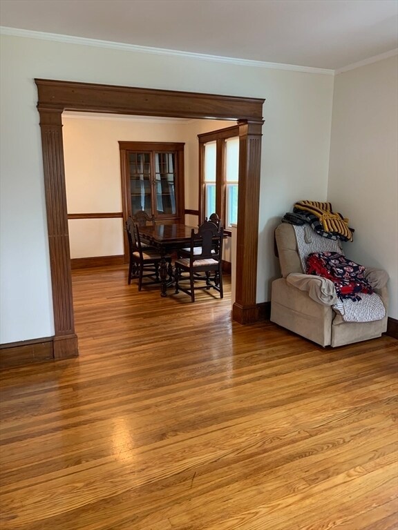 Building Photo - 91 Landseer St