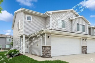 Building Photo - 768 NE Macey Way