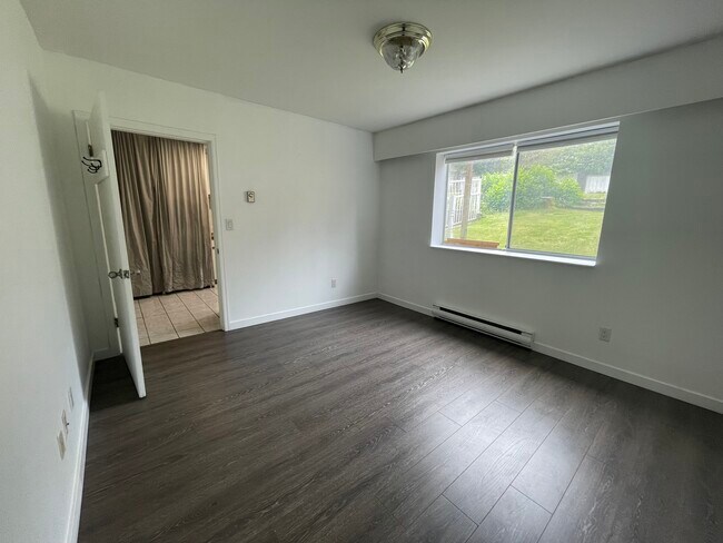 Photo du bâtiment - 1014 Dory St