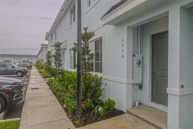 Building Photo - 1036 NW 5th Terrace